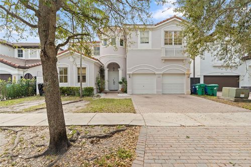 8968 Nw 180th Ter, Hialeah, FL, 33018-6522 | Card Image