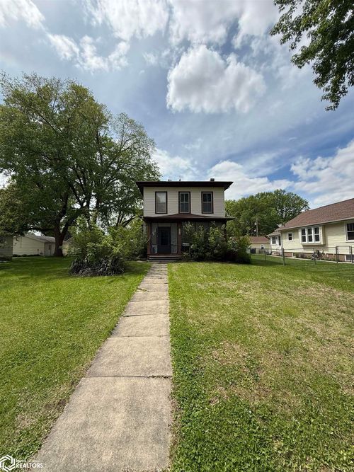 1015 S Starr Avenue, Burlington, IA, 52601 | Card Image