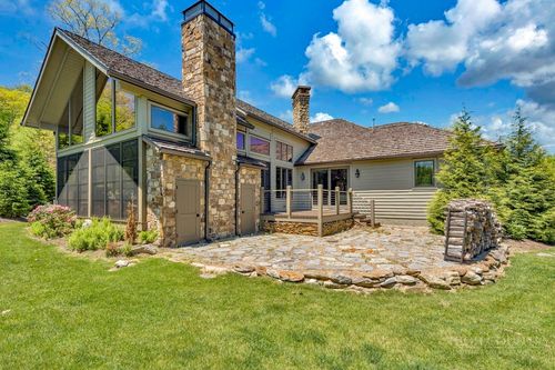 30 Crestview Ln, Banner Elk, NC, 28604-7102 | Card Image