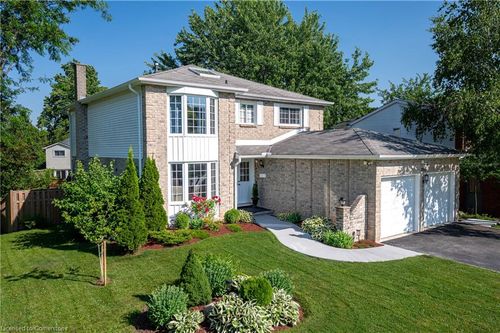 206 Westvale Dr, Waterloo, ON, N2T1C3 | Card Image