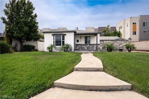 7041 Indiana Ave, Buena Park, CA, 90621-3805 | Card Image