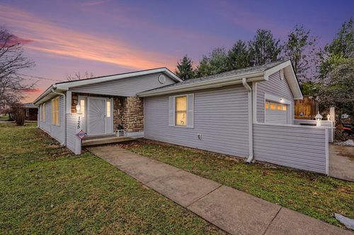 125 Smith Ave, Warsaw, KY, 41095-2044 | Card Image