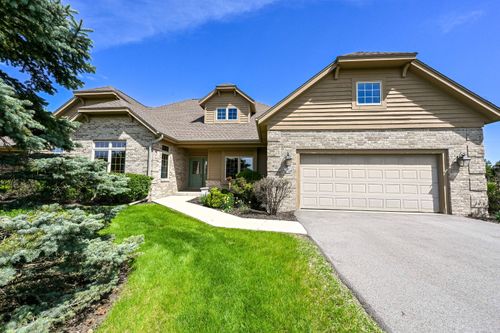 10803 N Essex Dr, Mequon, WI, 53092-8534 | Card Image
