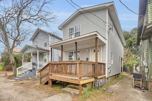 708 2nd Ave, New Bern, NC, 28560-5618 | Card Image