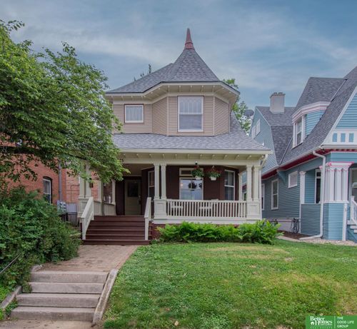 3015 Pacific St, Omaha, NE, 68105-2111 | Card Image