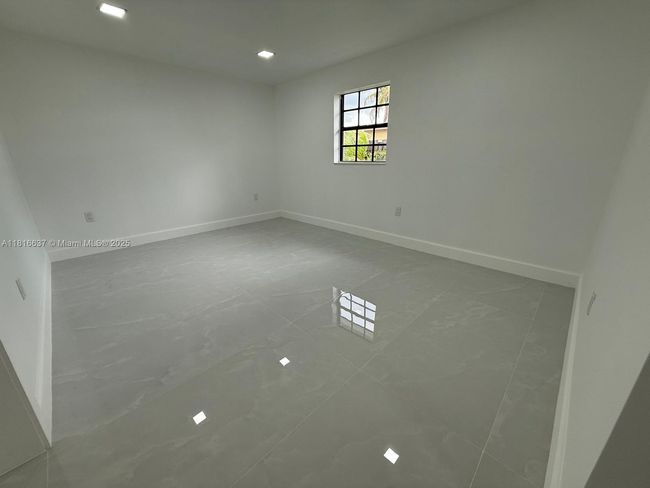 4314 Sw 97 Th Ct, House other with 5 bedrooms, 2 bathrooms and null parking in Miami FL | Image 6