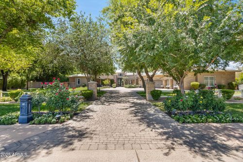 8660 N Morning Glory Rd, Paradise Valley, AZ, 85253-2238 | Card Image