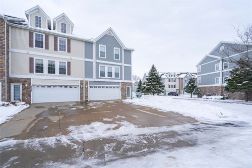 unit-10008-8302 Westown Pkwy, West Des Moines, IA, 50266-1616 | Card Image