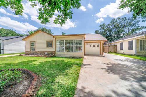 1309 Jefferson St, Baytown, TX, 77520-5440 | Card Image