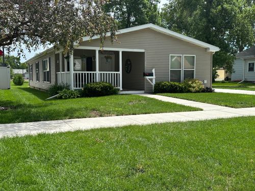 217 4th Ave Se, Pipestone, MN, 56164-1926 | Card Image