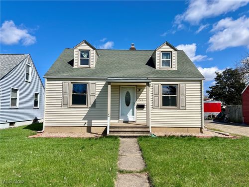 855 Warwick Dr, Sheffield Lk, OH, 44054-2033 | Card Image