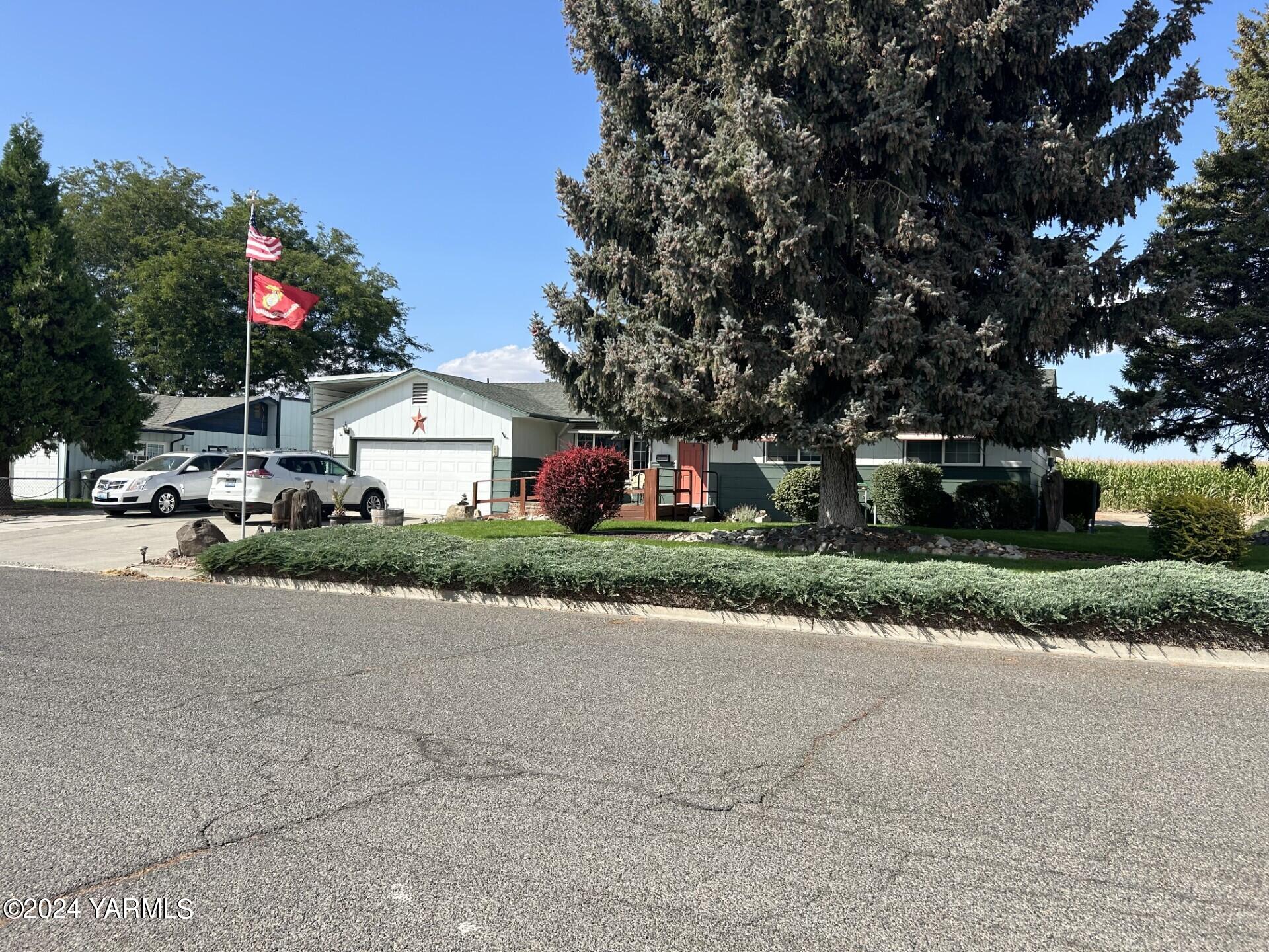 Harrison St, Grandview, WA 98930