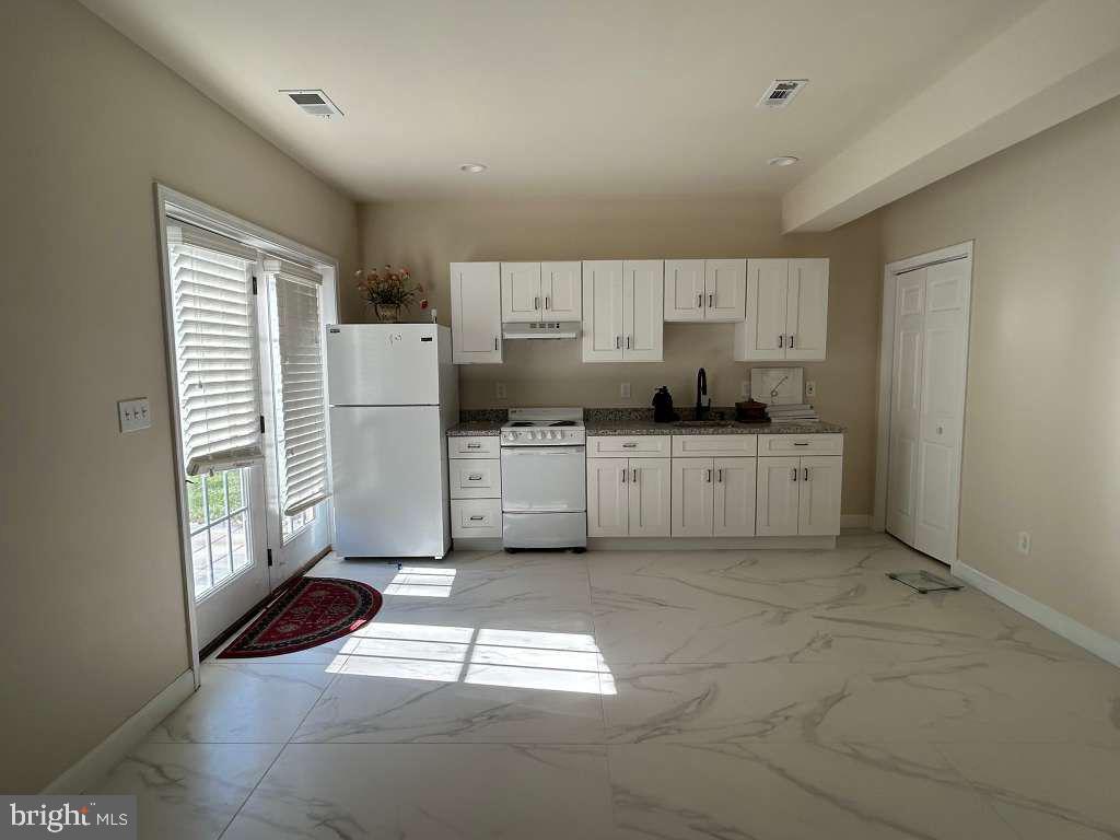 Residential Lease in ASHBURN 4