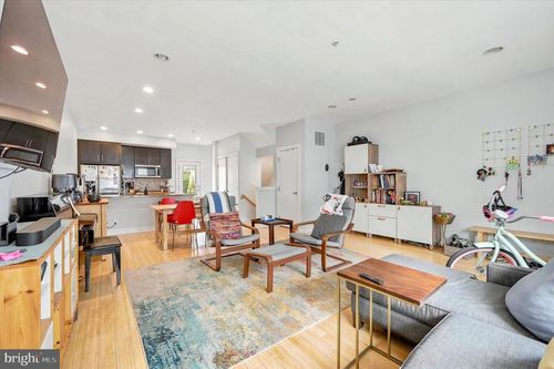 2122 E Susquehanna Ave, PHILADELPHIA, PA, 19125-2042 | Card Image