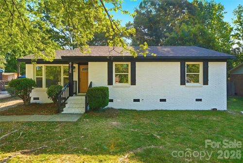 6126 Amberly Ln, Charlotte, NC, 28213-6221 | Card Image