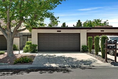 3073 Conquista Ct, Las Vegas, NV, 89121-3866 | Card Image