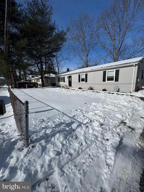 6 Almond Ave, BROWNS MILLS, NJ, 08015-2138 | Card Image