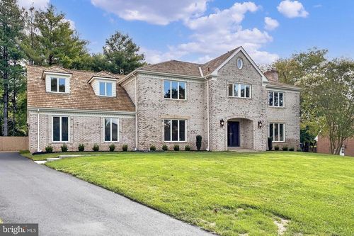 6294 Dunaway Ct, MCLEAN, VA, 22101-2204 | Card Image