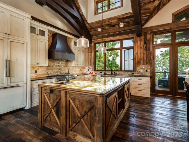 93 N Snow Ridge Dr, House other with 5 bedrooms, 7 bathrooms and null parking in Hendersonville NC | Image 15