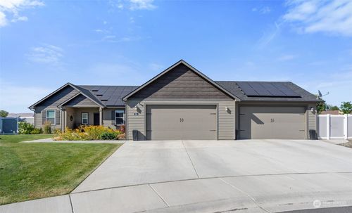 105 Hamilton Drive, Zillah, WA, 98953 | Card Image