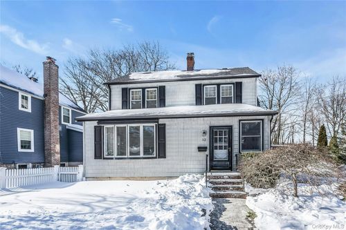 12 Summers St, Oyster Bay, NY, 11771-3708 | Card Image