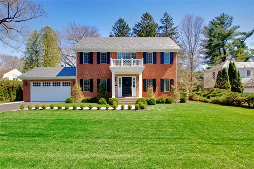 409 Abbey Rd, Manhasset, NY, 11030-2738 | Card Image