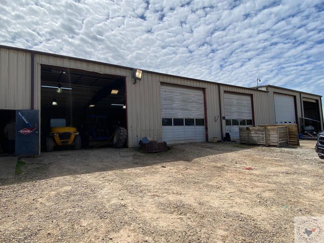 412 &amp; 425 E Front St, Home with 0 bedrooms, 0 bathrooms and null parking in Dekalb TX | Image 21