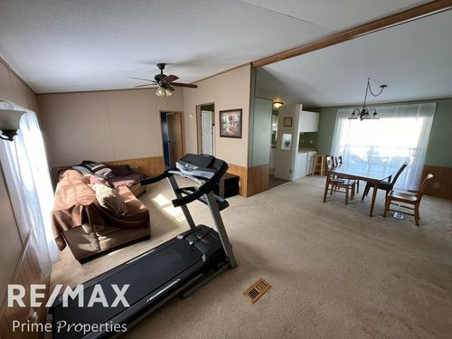 29 Armstrong St, Flushing, MI, 48433-9236 | Card Image