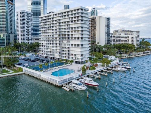 4k-200 Se 15th Rd, Miami, FL, 33129-1161 | Card Image
