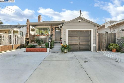 1832 99th Avenue Ct, Oakland, CA, 94603 | Card Image