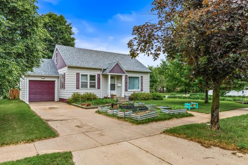 1540 Fenwick Ave, Eau Claire, WI, 54701-4414 | Card Image