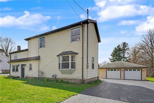 5258 Chestnut Ridge Rd, Orchard Park, NY, 14127-3205 | Card Image