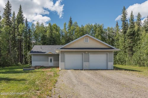 725 Orion Dr, North Pole, AK, 99705-5089 | Card Image