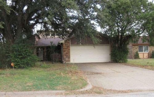 6301 Minuteman Ln, Arlington, TX, 76002-2728 | Card Image