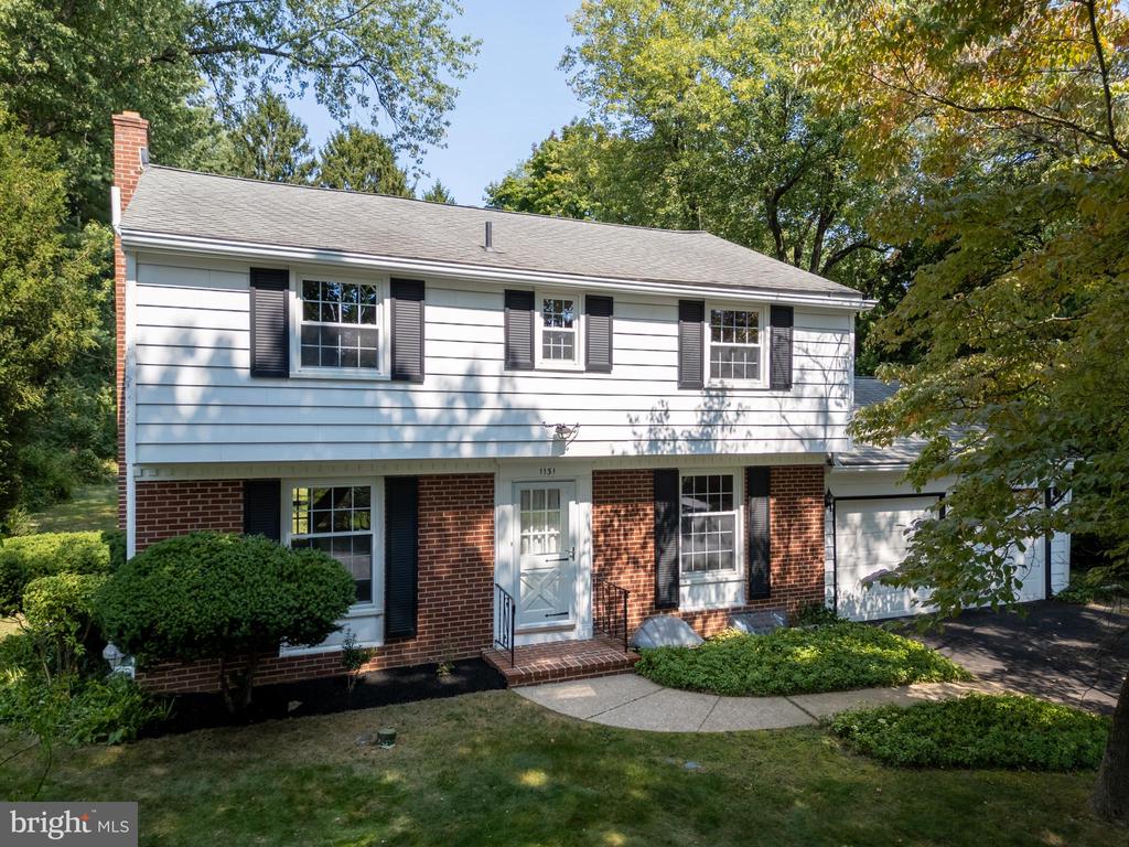 Windsor Dr, West Chester, PA 19380