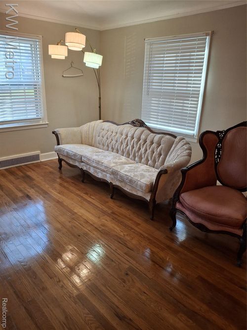 14833 Artesian Artesian Street, Detroit, MI, 48223 | Card Image