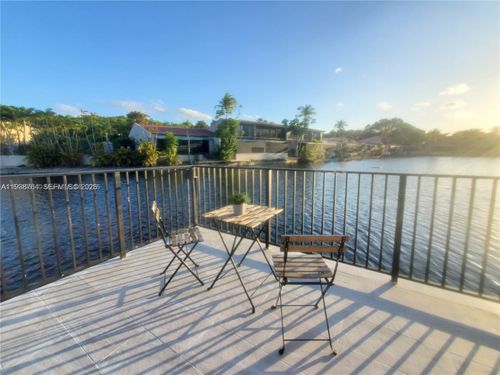 8350 Dundee Ter, Miami Lakes, FL, 33016-6425 | Card Image