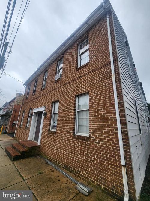 108 S Main St, MANHEIM, PA, 17545-1602 | Card Image