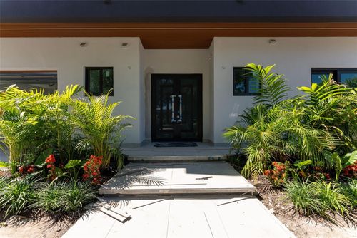 9833 N Miami Ave, Miami Shores, FL, 33150-1746 | Card Image