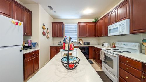 1361 Carlsbad Dr, Merced, CA, 95348-8431 | Card Image