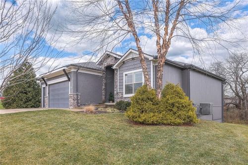 1537 Woodland Rd, Greenwood, MO, 64034-8978 | Card Image