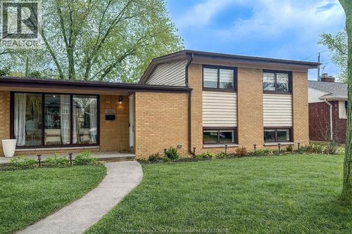 882 Westchester Dr, Windsor, ON, N8S3Y7 | Card Image