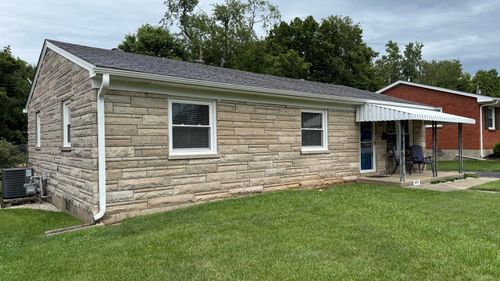 451 Duell Dr, Versailles, KY, 40383-1412 | Card Image