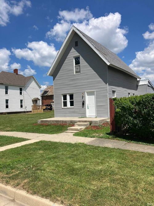 111 S Peters St, Garrett, IN, 46738-1445 | Card Image