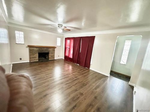 7246 Edward, Center Line, MI, 48015-1007 | Card Image