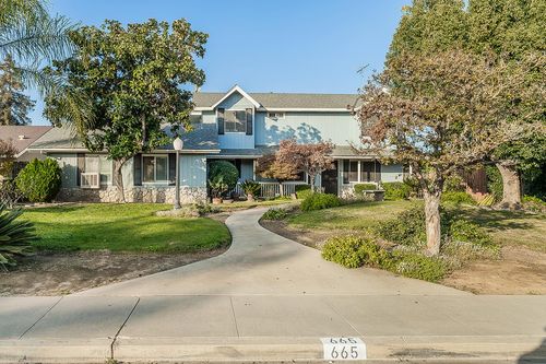 665 Ramblewood Ct, Dinuba, CA, 93618-3068 | Card Image