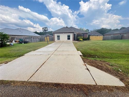 21326 Beau Chateau Blvd, Ponchatoula, LA, 70454-5664 | Card Image