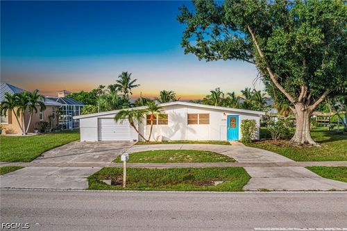 21288 Edgewater Dr, Port Charlotte, FL, 33952-9116 | Card Image