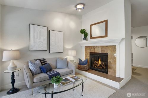 apt-402-9512 1st Ave Ne, Seattle, WA, 98115-2020 | Card Image