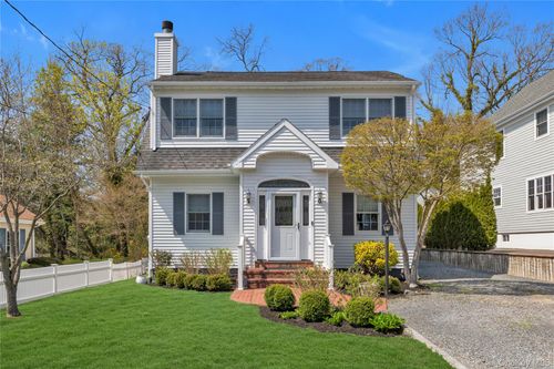 23 Grove St, Cold Spring Harbor, NY, 11724-1821 | Card Image